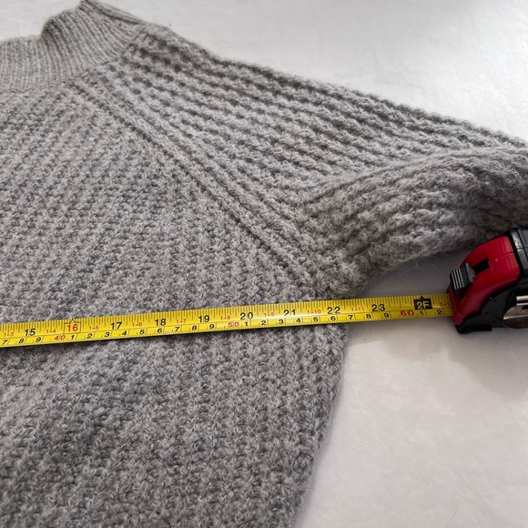 Leith Heather Gray Cropped Sweater Alpaca Wool Blend Fluffy Small - Picture 3 of 8